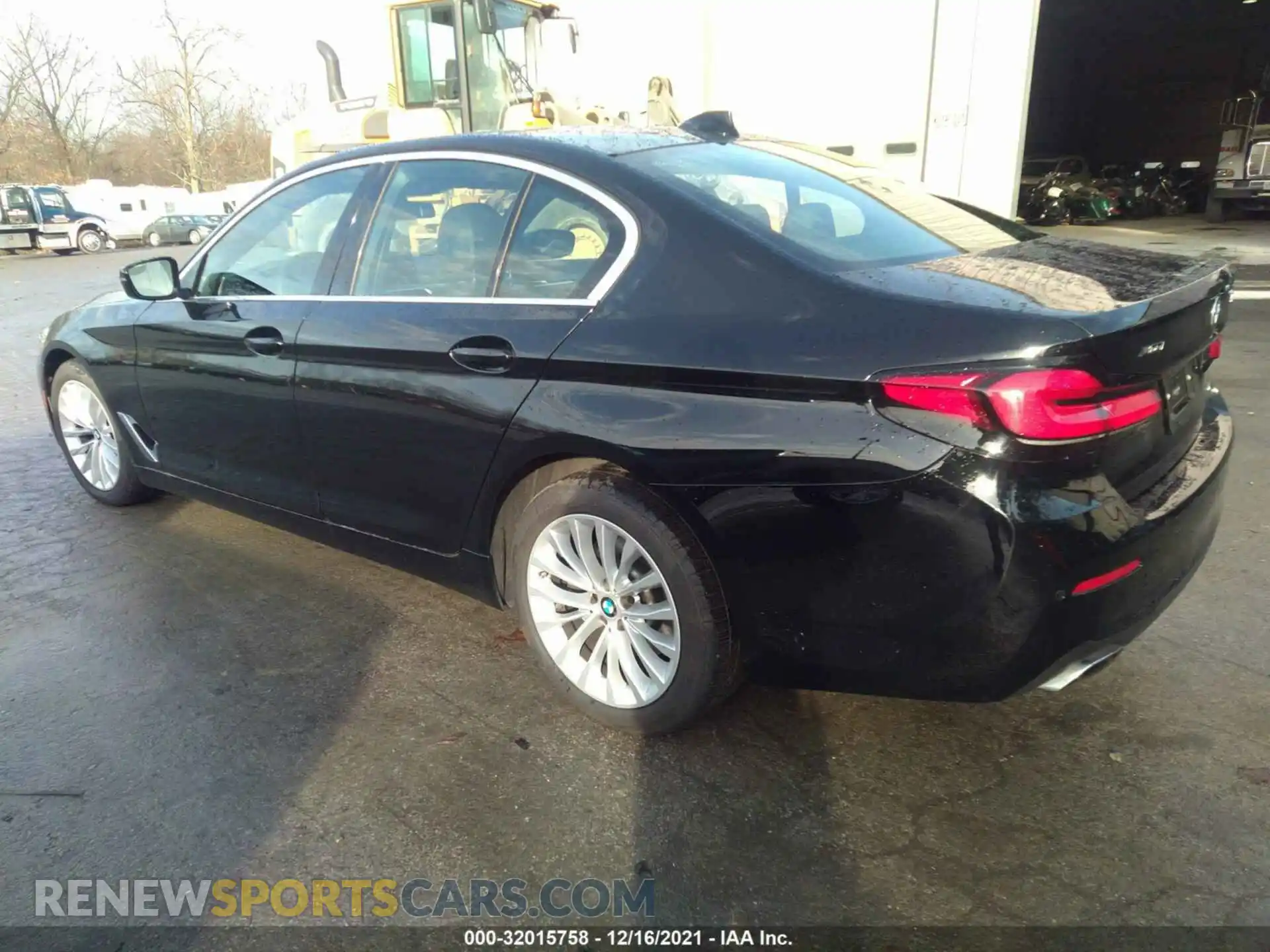 3 Photograph of a damaged car WBA13BJ09MCF89804 BMW 5 SERIES 2021
