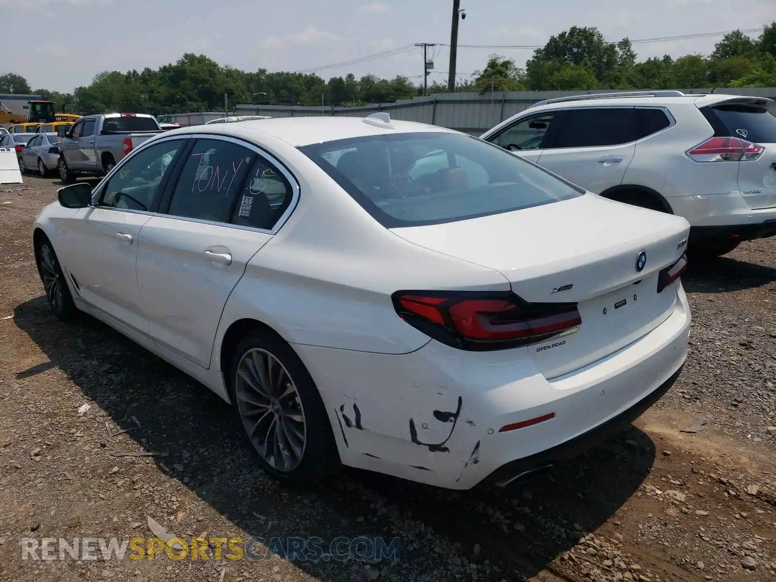 3 Photograph of a damaged car WBA13BJ0XMWW96517 BMW 5 SERIES 2021