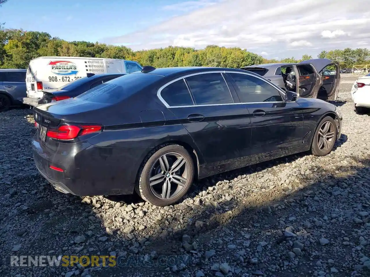 3 Фотография поврежденного автомобиля WBA13BJ0XMWX10562 BMW 5 SERIES 2021