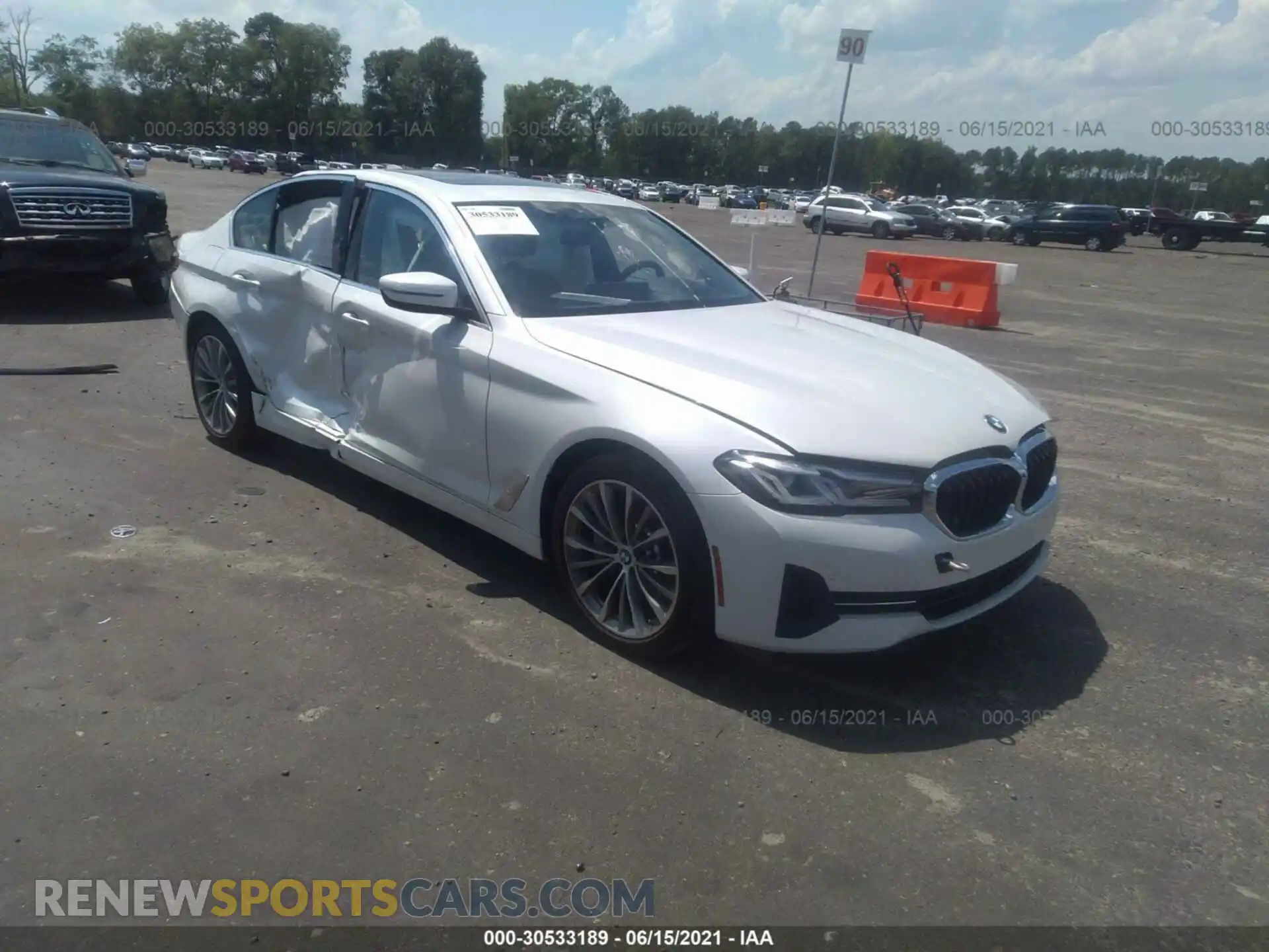1 Photograph of a damaged car WBA53BH03MCF10702 BMW 5 SERIES 2021