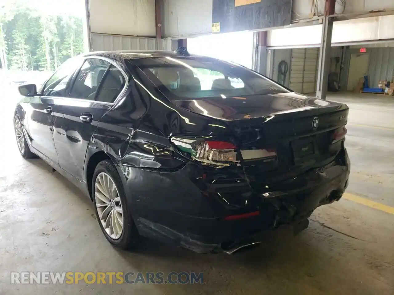 3 Photograph of a damaged car WBA53BH03MCF88171 BMW 5 SERIES 2021