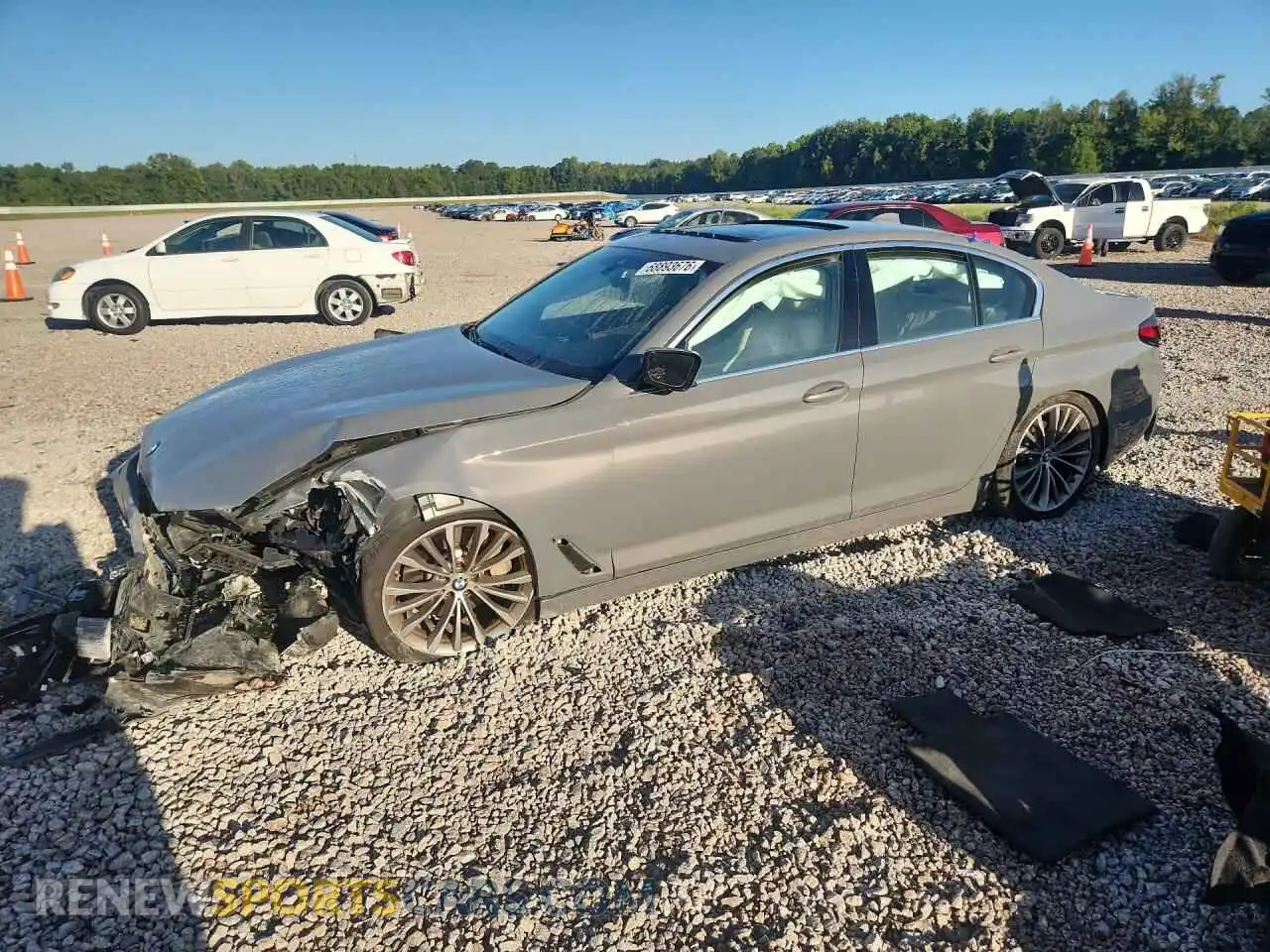 1 Фотография поврежденного автомобиля WBA53BH03MWX25427 BMW 5 SERIES 2021
