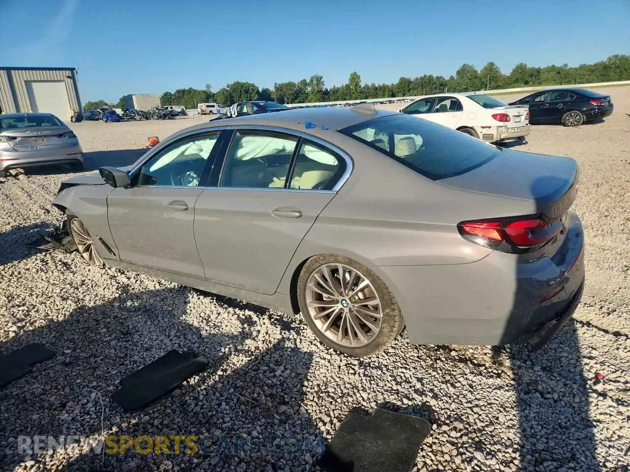 2 Фотография поврежденного автомобиля WBA53BH03MWX25427 BMW 5 SERIES 2021