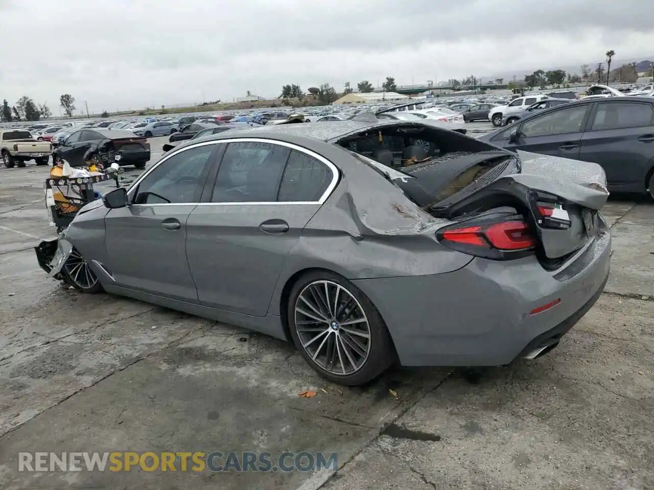 2 Photograph of a damaged car WBA53BH05MWW96268 BMW 5 SERIES 2021