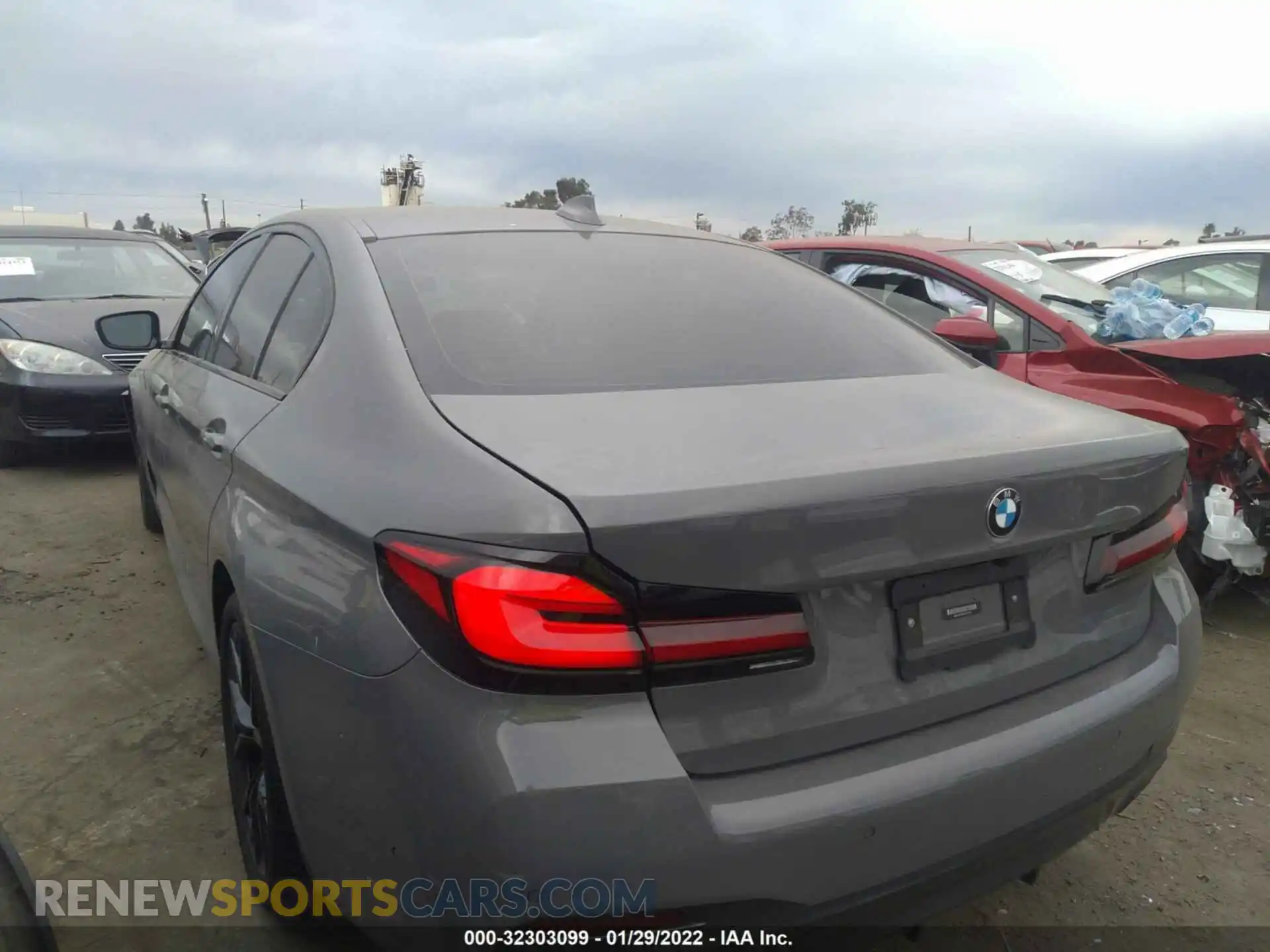 3 Photograph of a damaged car WBA53BH05MWX33397 BMW 5 SERIES 2021