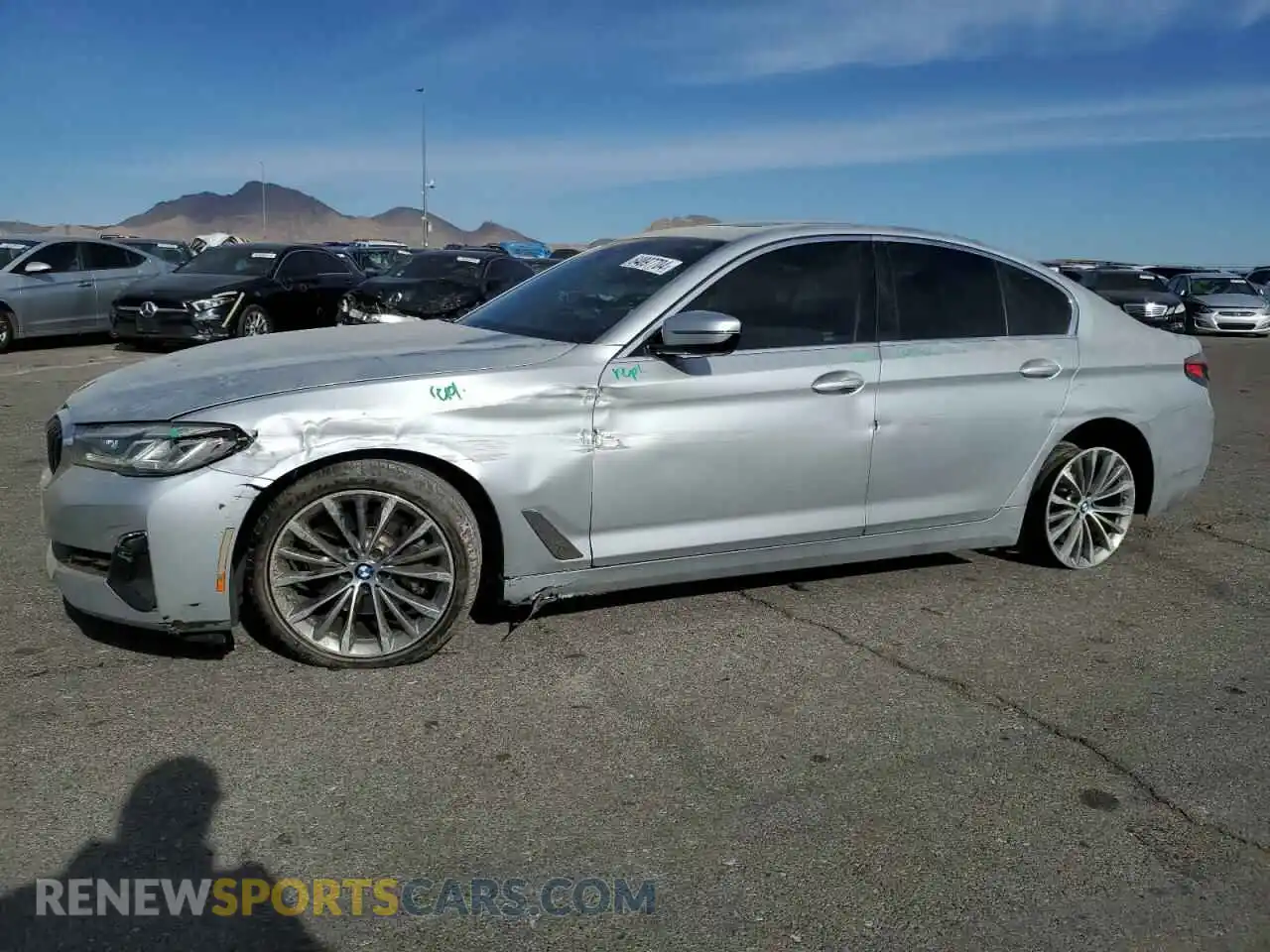 1 Фотография поврежденного автомобиля WBA53BH07MWX17069 BMW 5 SERIES 2021