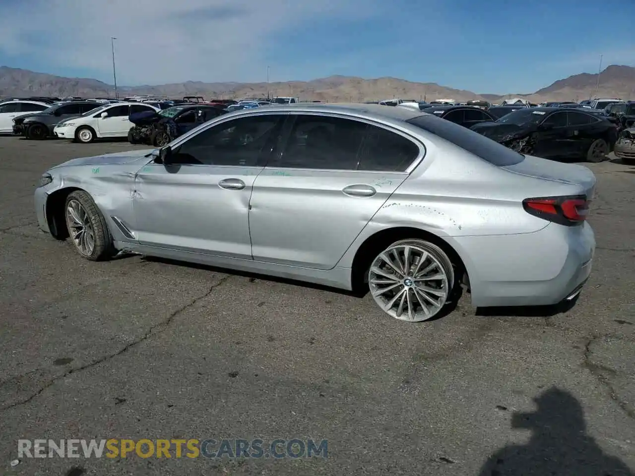 2 Фотография поврежденного автомобиля WBA53BH07MWX17069 BMW 5 SERIES 2021