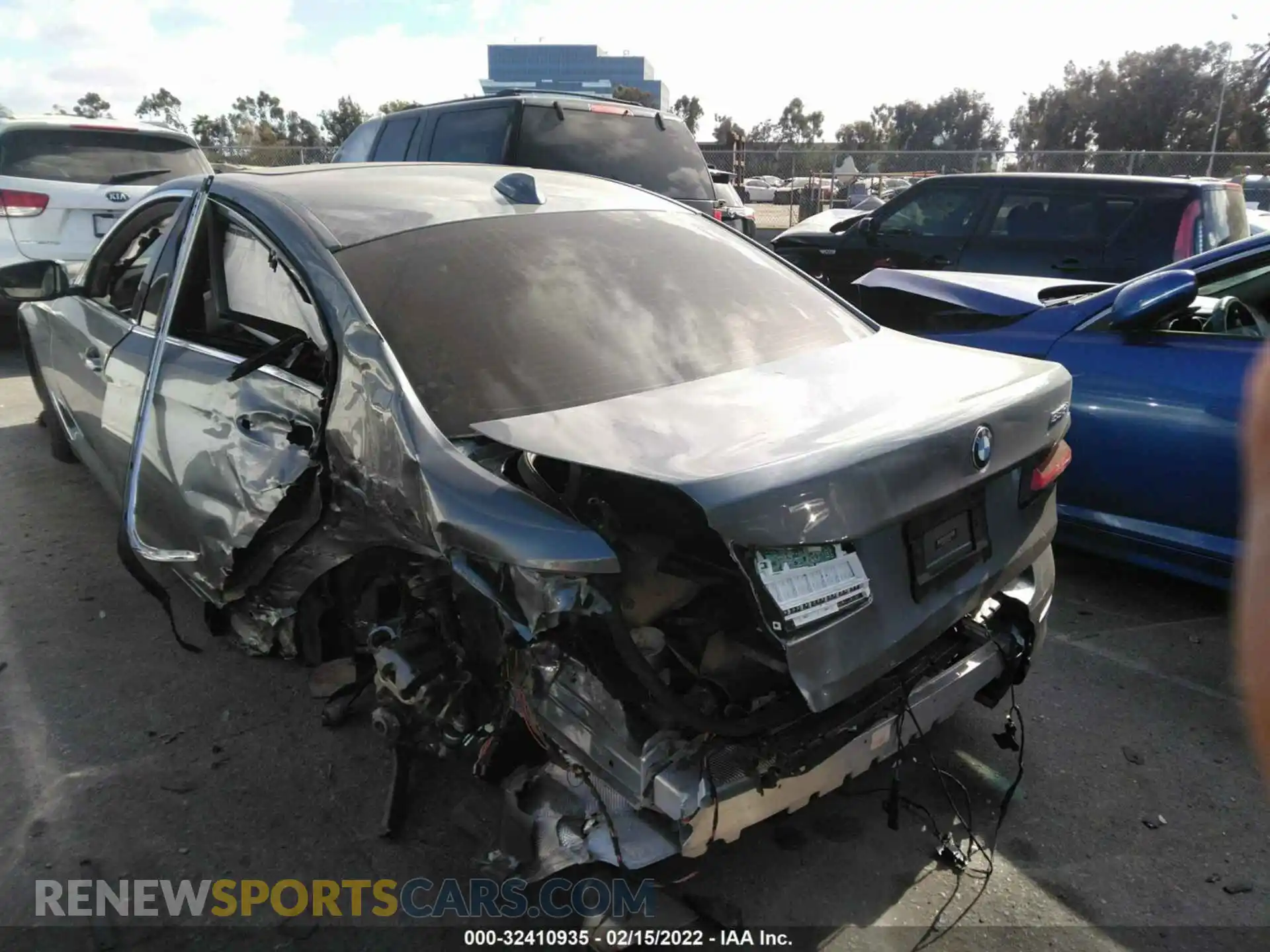 3 Photograph of a damaged car WBA53BH08MCF26281 BMW 5 SERIES 2021