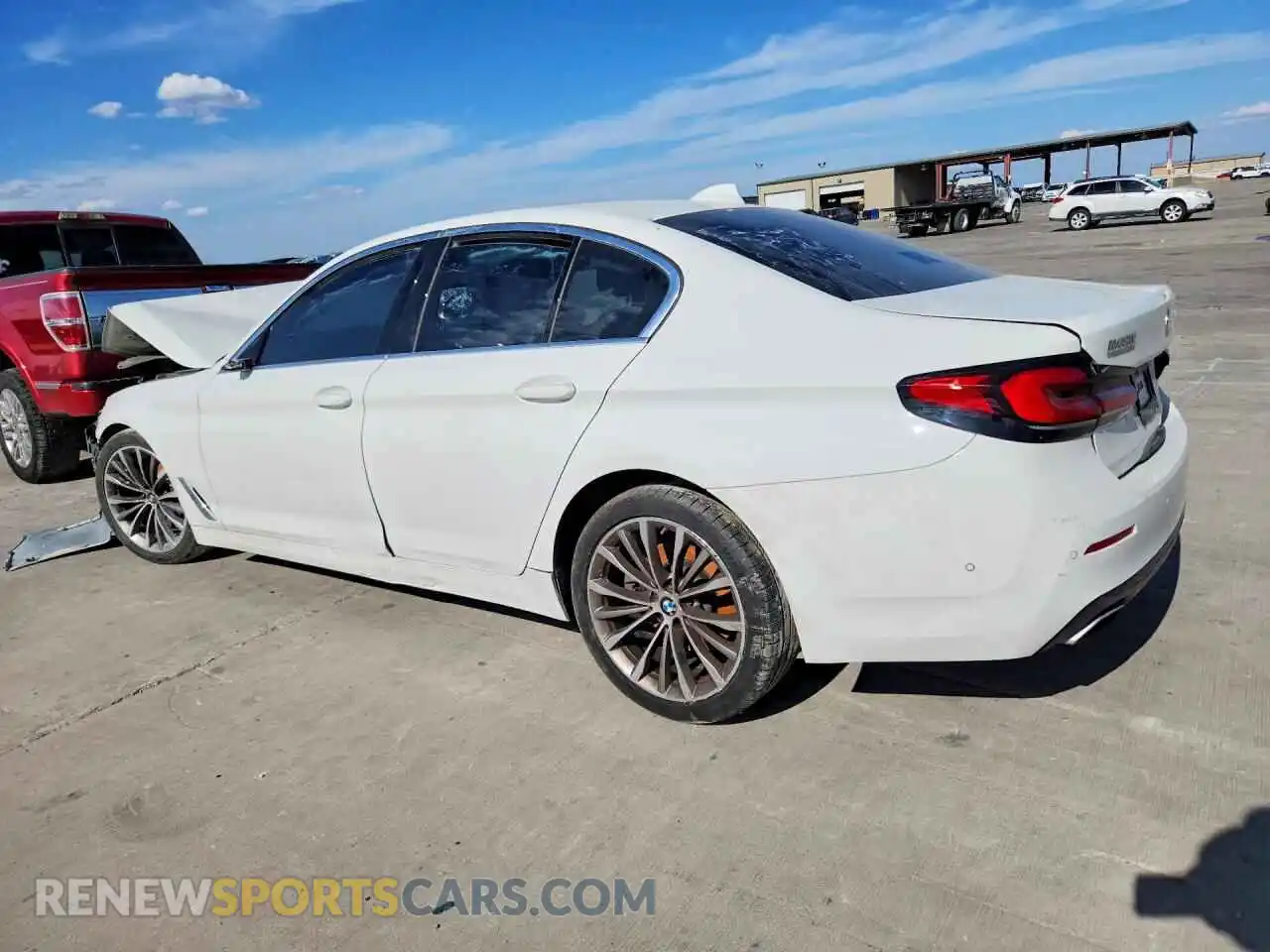 2 Фотография поврежденного автомобиля WBA53BH0XMWX16482 BMW 5 SERIES 2021