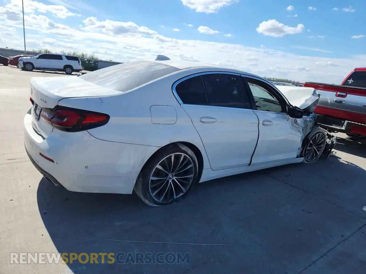 3 Фотография поврежденного автомобиля WBA53BH0XMWX16482 BMW 5 SERIES 2021