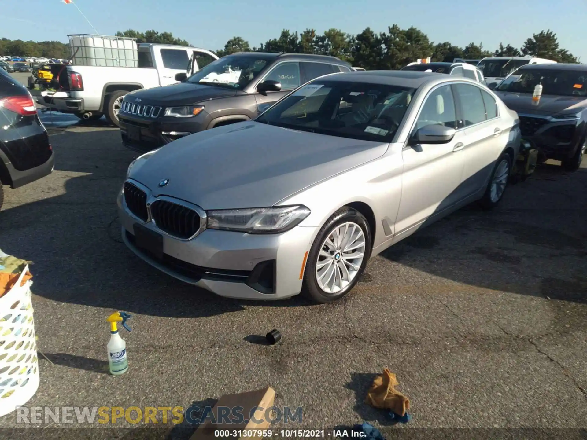 2 Photograph of a damaged car WBA73BJ00MCG69454 BMW 5 SERIES 2021