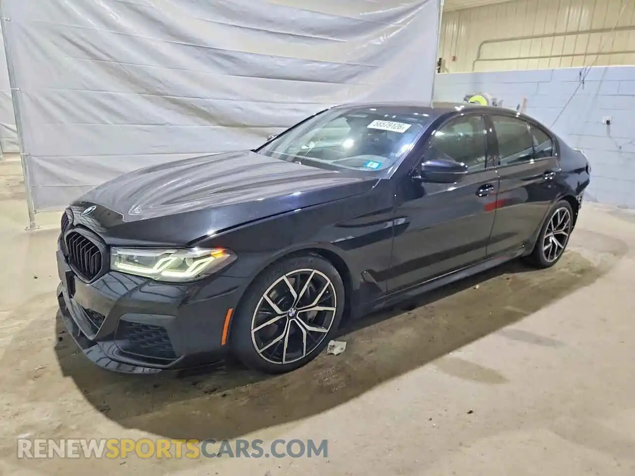 1 Фотография поврежденного автомобиля WBA73BJ05MWW98220 BMW 5 SERIES 2021