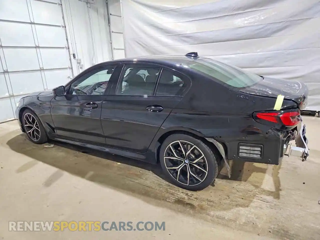 2 Фотография поврежденного автомобиля WBA73BJ05MWW98220 BMW 5 SERIES 2021