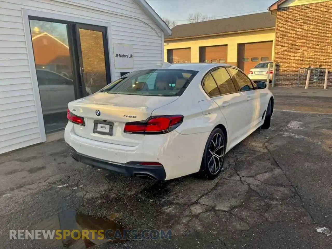 3 Photograph of a damaged car WBA73BJ0XMWW95376 BMW 5 SERIES 2021