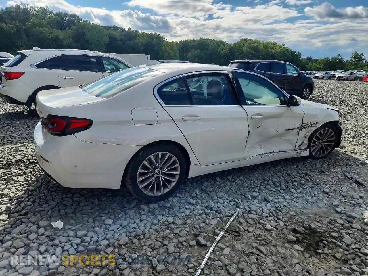3 fotografías del automóvil dañado WBA73BJ0XMWW95779 BMW 5 SERIES 2021