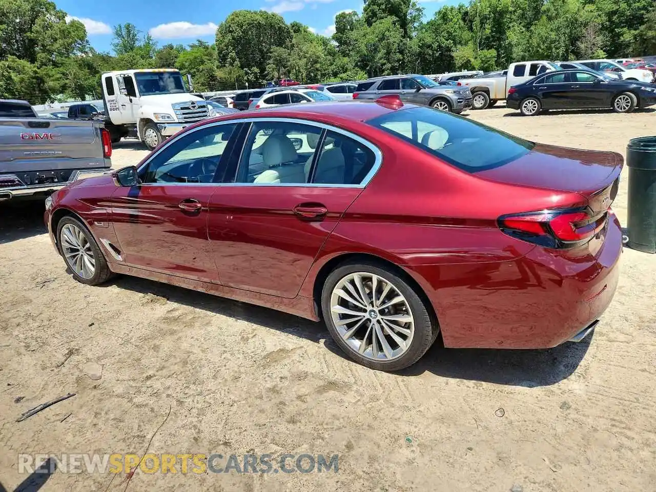 2 Фотография поврежденного автомобиля WBA33AG01PCM37995 BMW 5 SERIES 2023