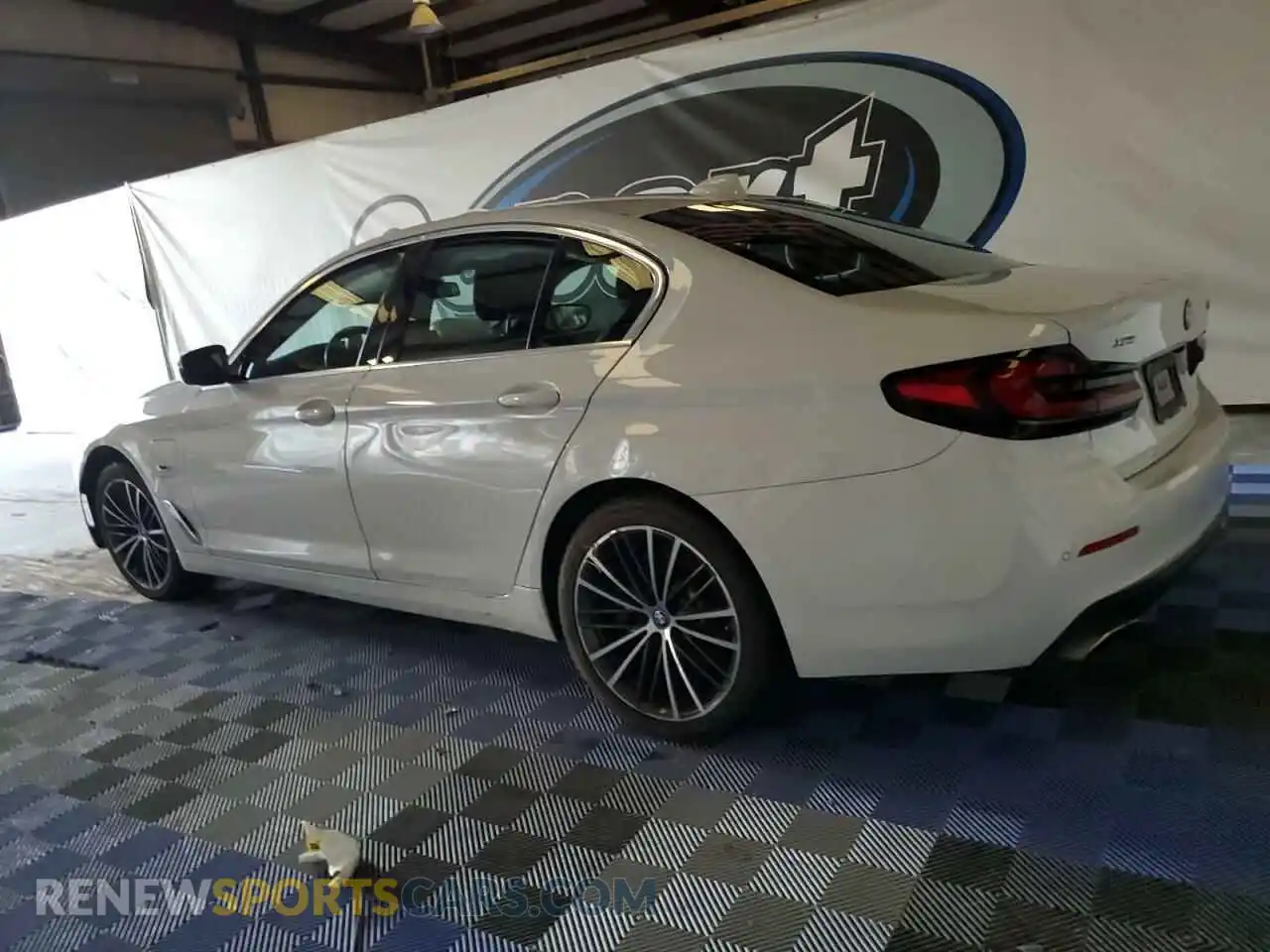2 Фотография поврежденного автомобиля WBA33AG07PCL75485 BMW 5 SERIES 2023