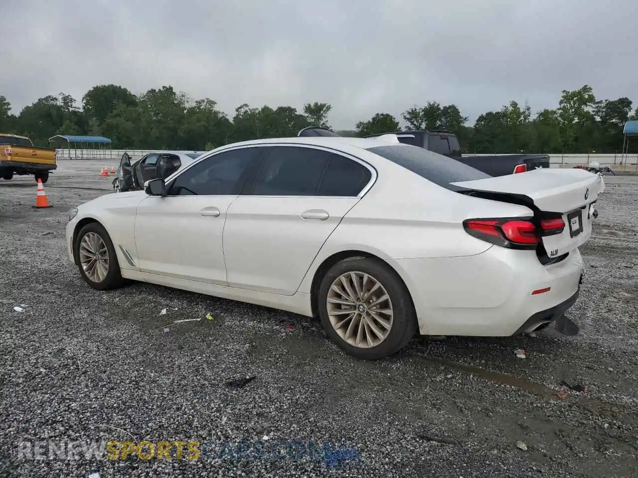 2 fotografías del automóvil dañado WBA53BH07PWY23994 BMW 5 SERIES 2023