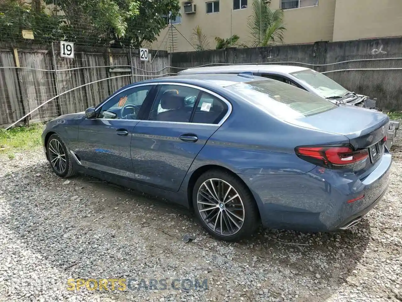 2 fotografías del automóvil dañado WBA53BH0XPWX97097 BMW 5 SERIES 2023