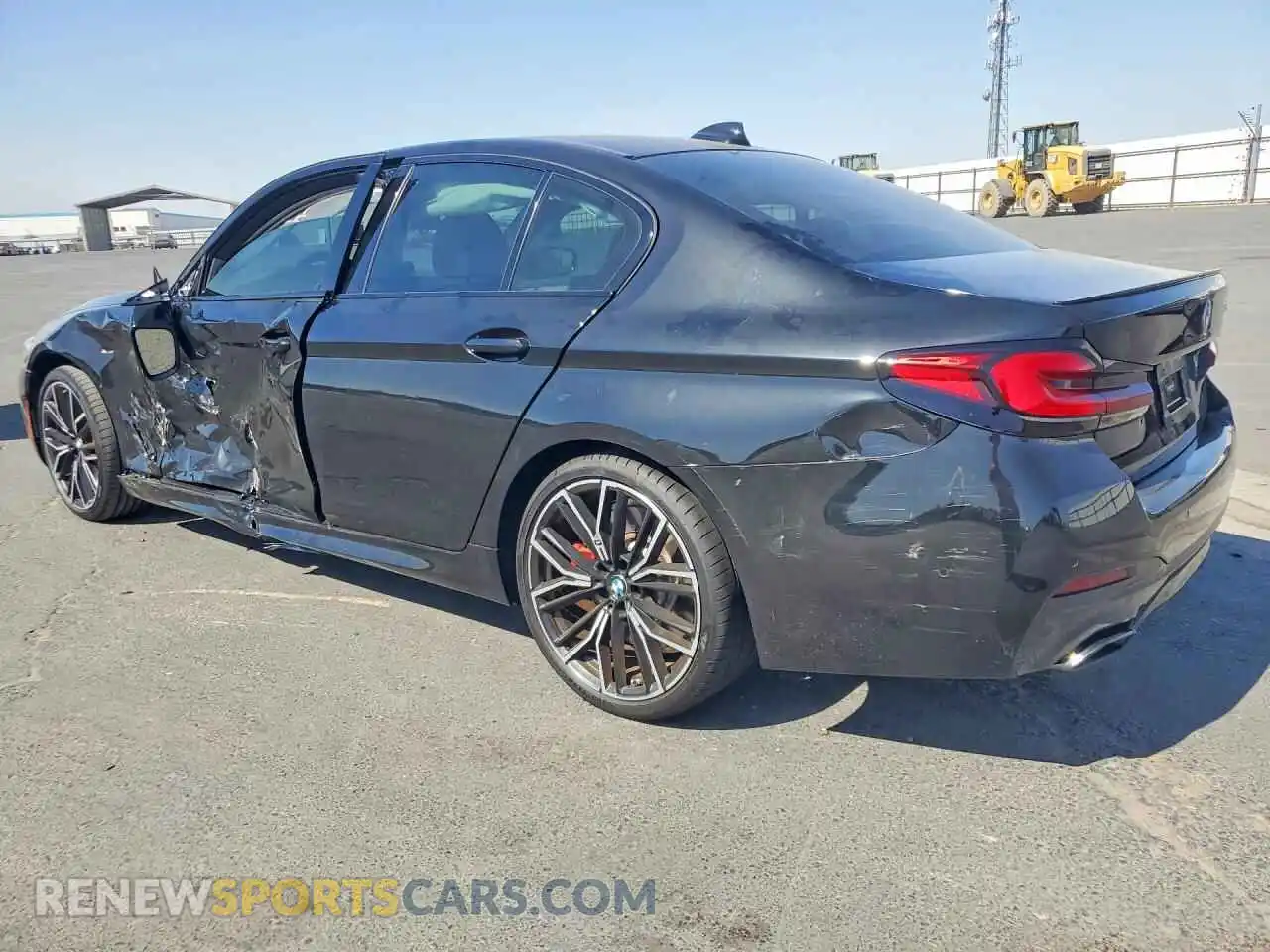 2 fotografías del automóvil dañado WBA53BJ02PCL22569 BMW 5 SERIES 2023