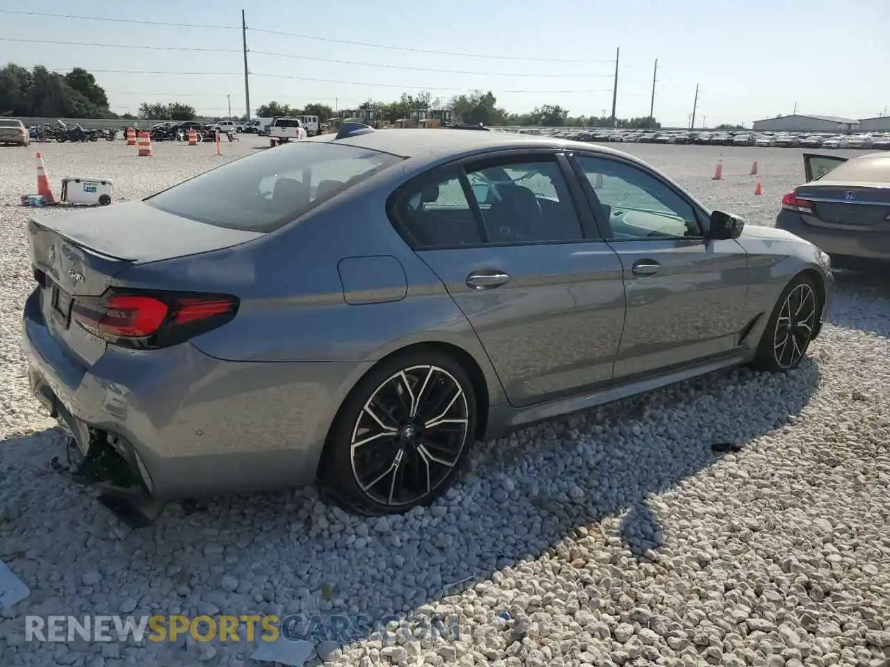 3 fotografías del automóvil dañado WBA73BJ03PWY01221 BMW 5 SERIES 2023