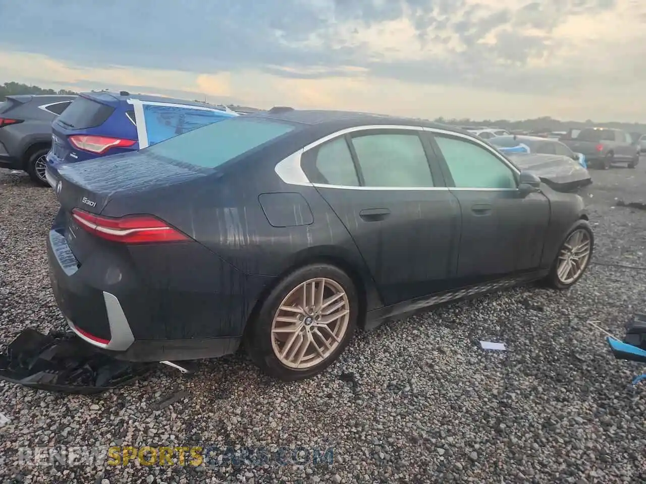 3 fotografías del automóvil dañado WBA43FJ0XRCN98147 BMW 5 SERIES 2024
