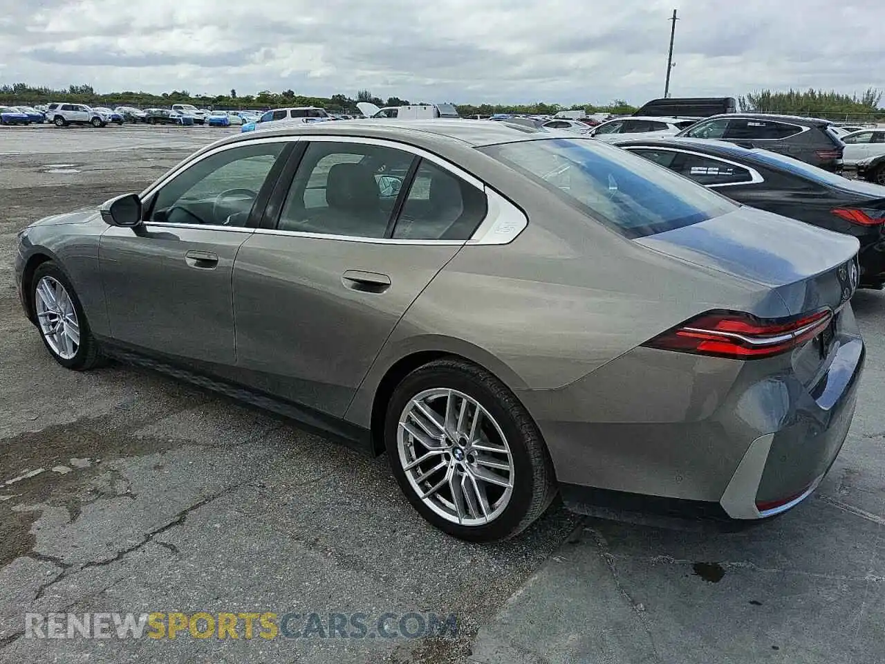 2 Photograph of a damaged car WBA43FJ0XRCP84657 BMW 5 SERIES 2024