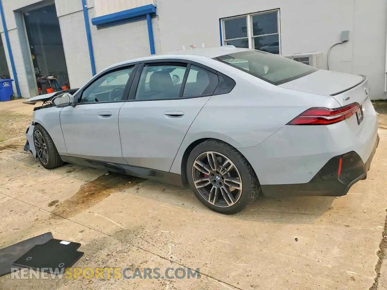 2 Photograph of a damaged car WBA63FJ04RCR06759 BMW 5 SERIES 2024