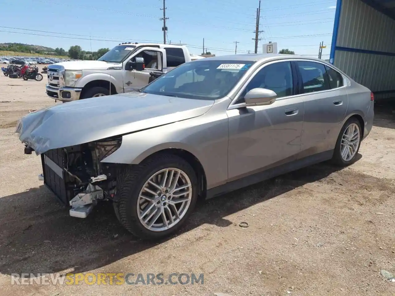 1 Фотография поврежденного автомобиля WBA63FJ06RCR12546 BMW 5 SERIES 2024