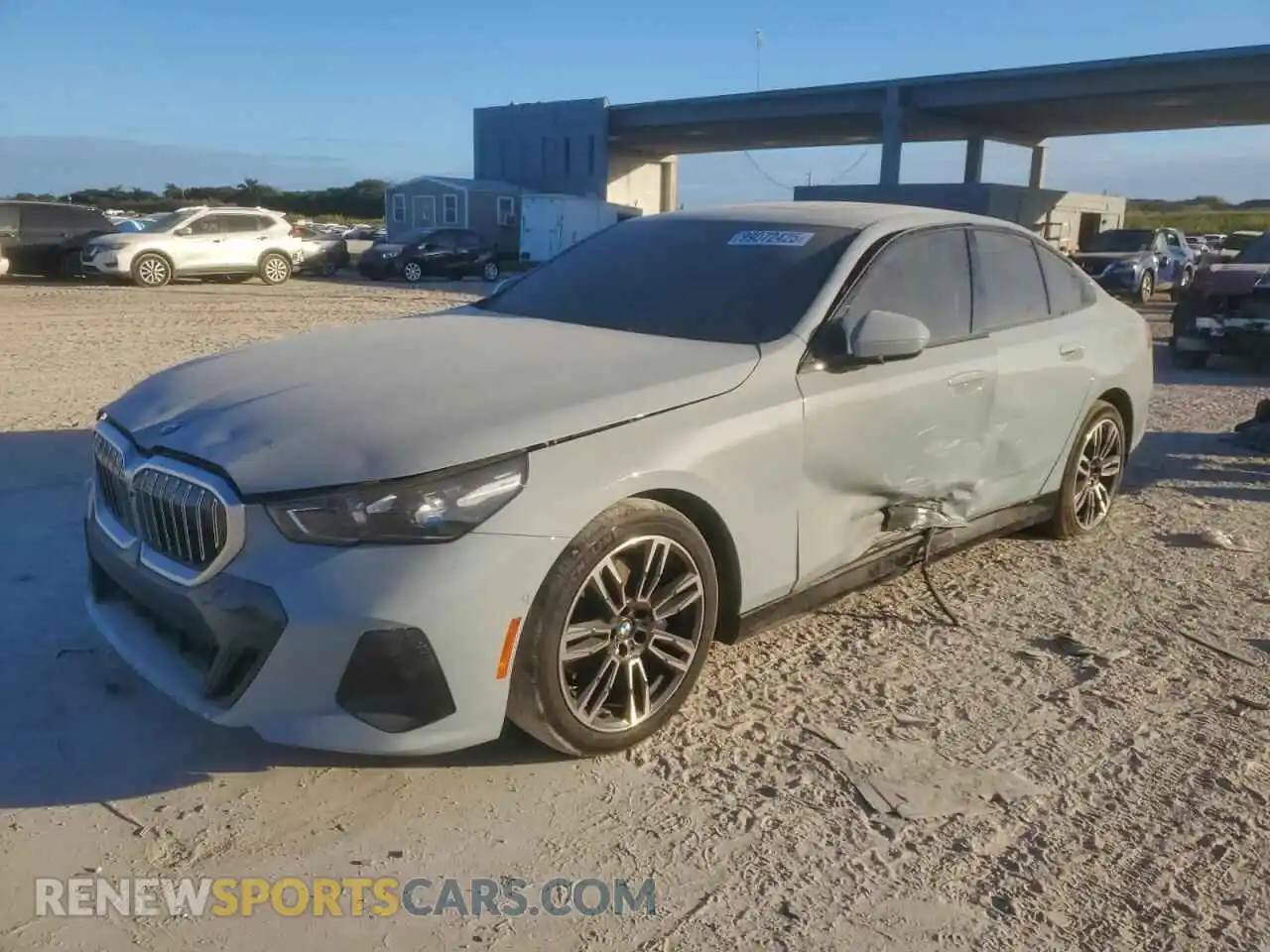 1 Фотография поврежденного автомобиля WBA43FJ07SCT63968 BMW 5 SERIES 2025
