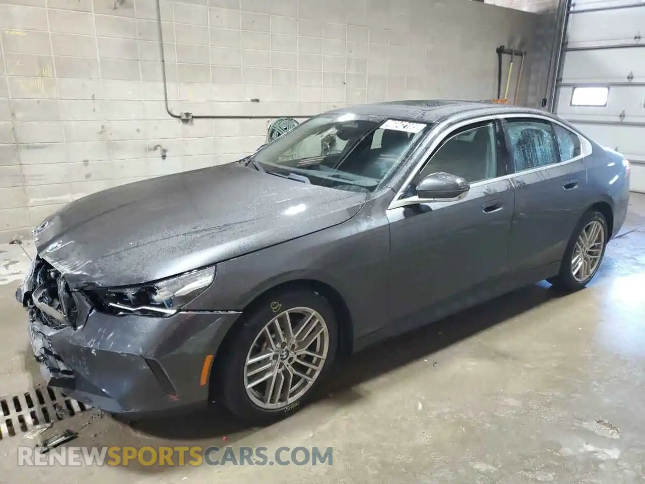 1 Photograph of a damaged car WBA53FJ02SCU04267 BMW 5 SERIES 2025