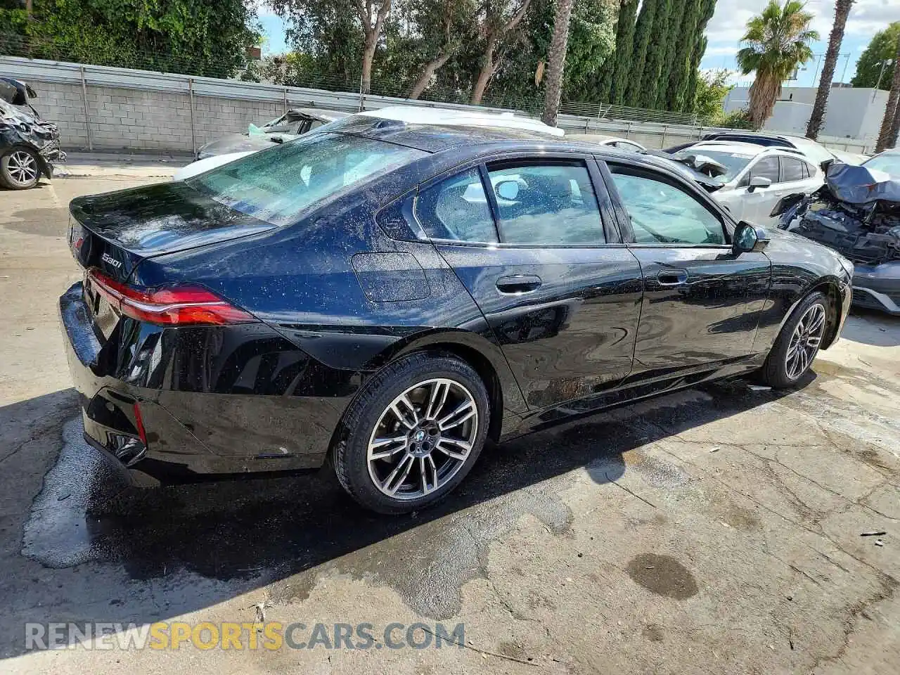 3 fotografías del automóvil dañado WBA53FJ05TCW46035 BMW 5 SERIES 2026