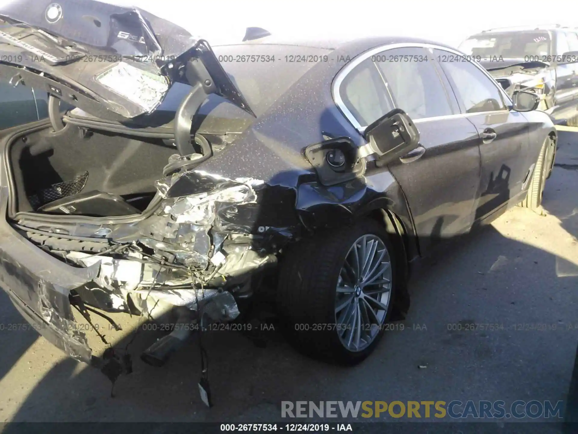 4 Photograph of a damaged car WBAJA5C50KWW35304 BMW 530 2019