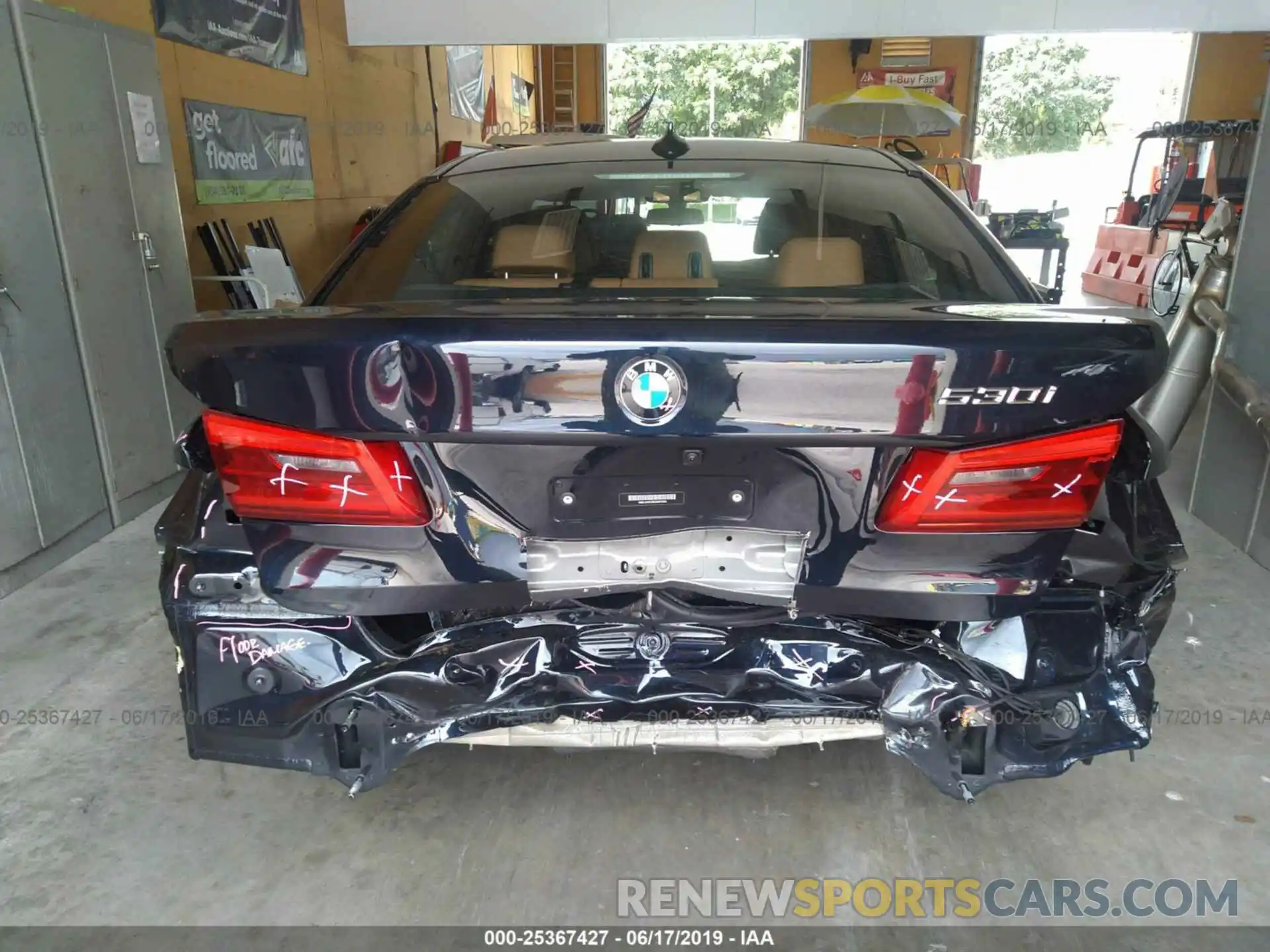 6 Photograph of a damaged car WBAJA5C58KG901095 BMW 530 2019
