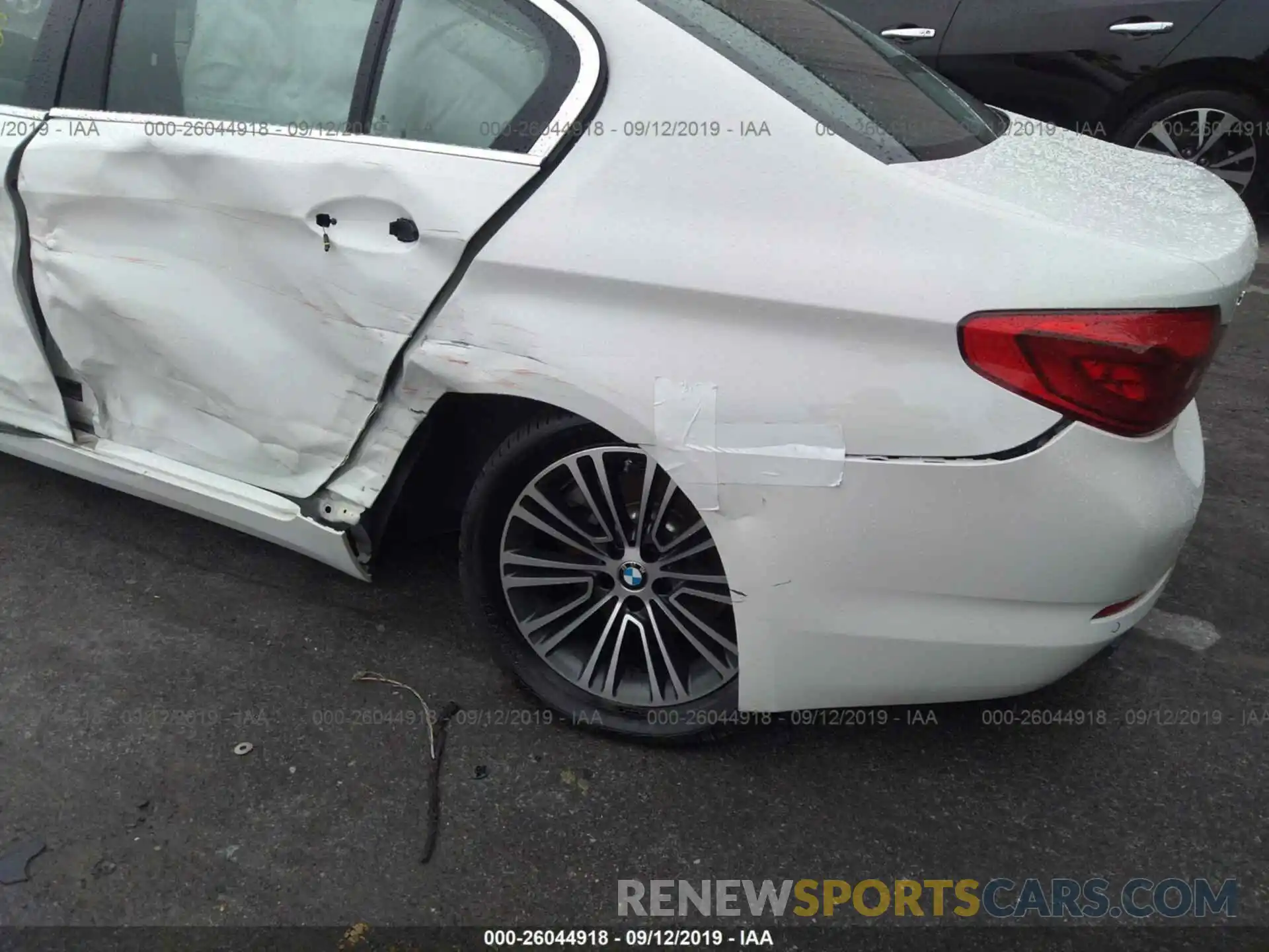 6 Photograph of a damaged car WBAJA7C53KWW16578 BMW 530 2019