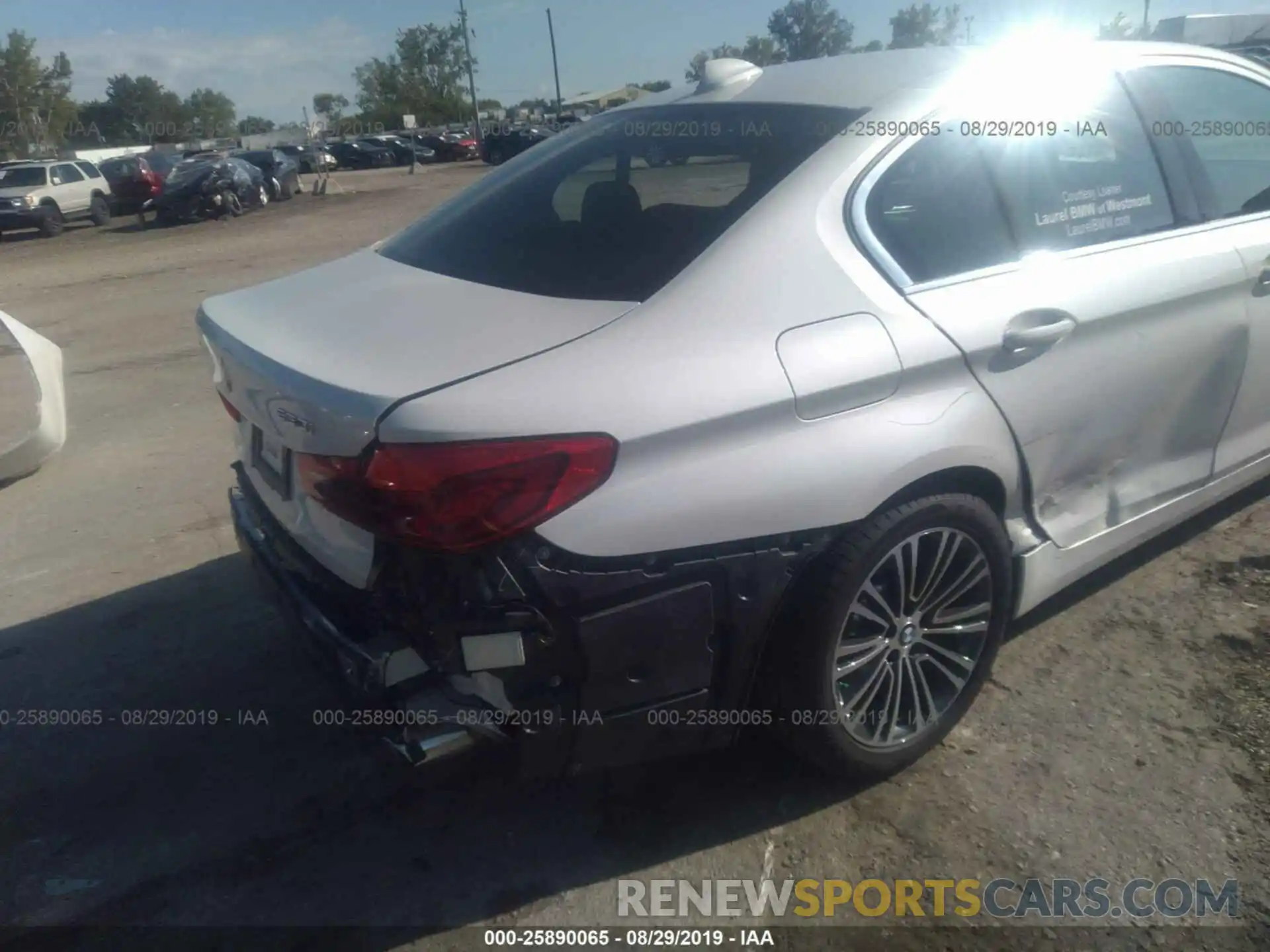 6 Photograph of a damaged car WBAJA7C56KWC77754 BMW 530 2019