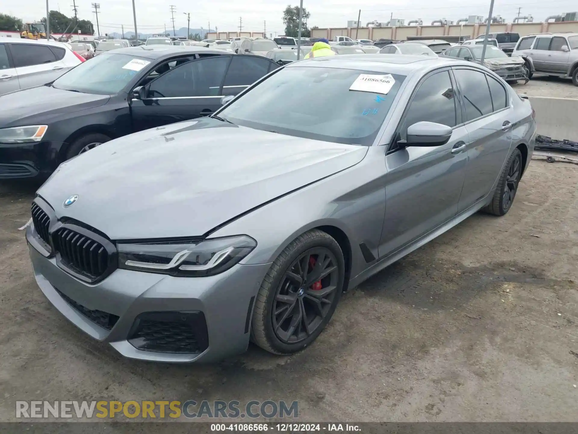 2 fotografías del automóvil dañado WBA53BH09PCM95639 BMW 530 2023