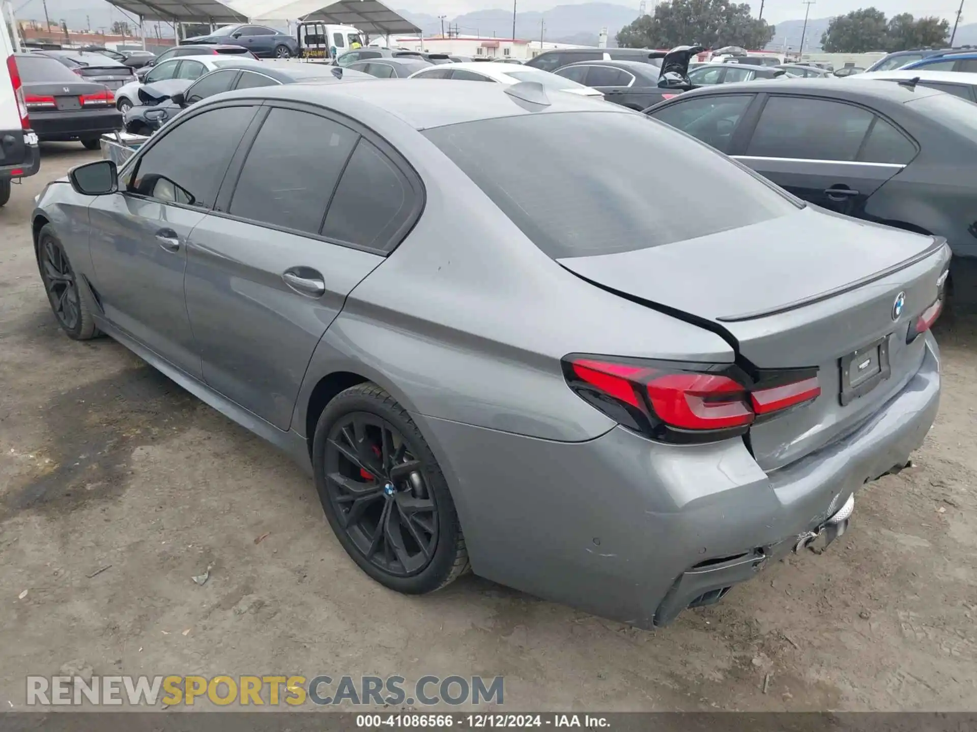 3 fotografías del automóvil dañado WBA53BH09PCM95639 BMW 530 2023