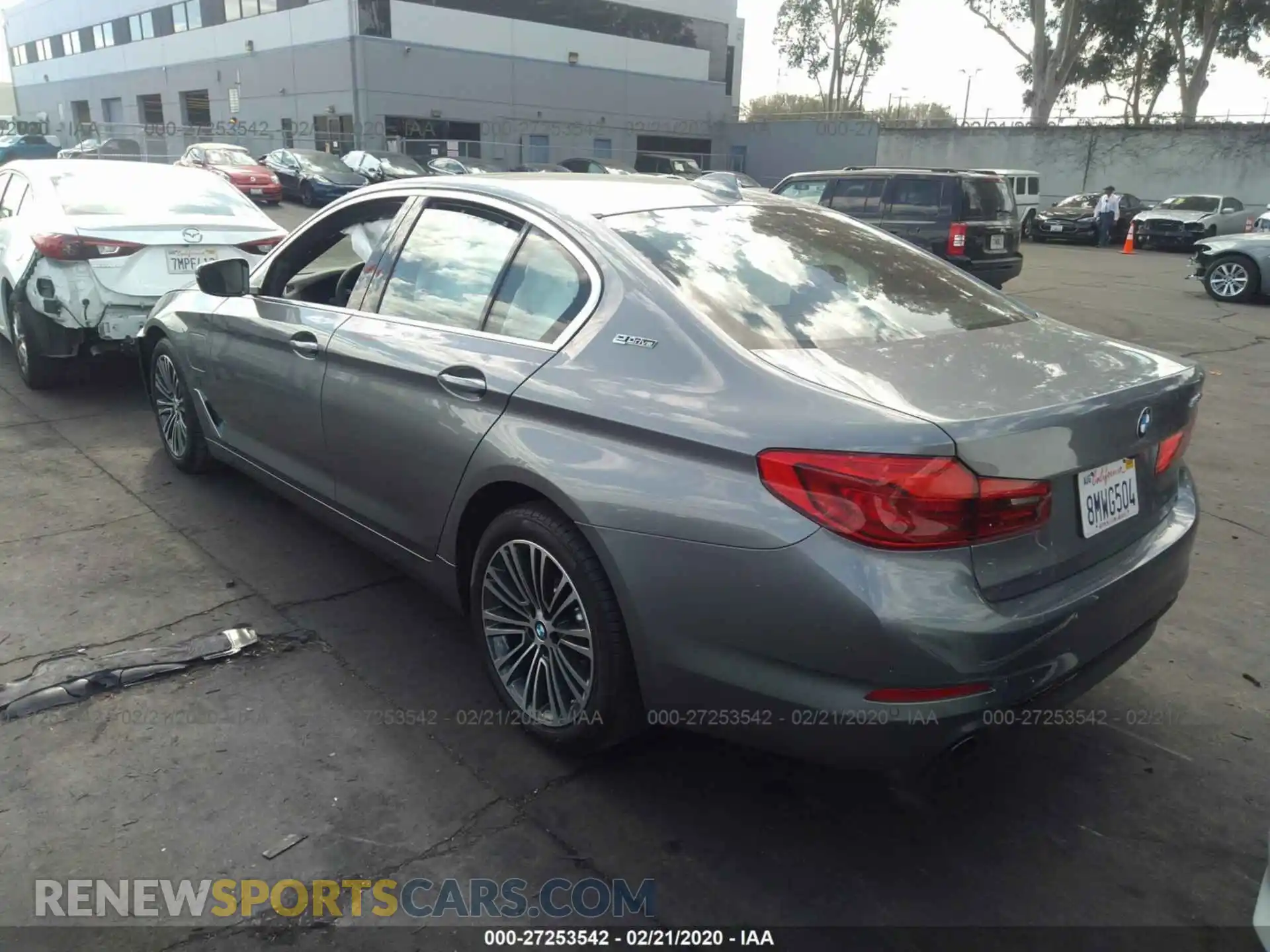 3 Photograph of a damaged car WBAJA9C51KB398742 BMW 530E 2019