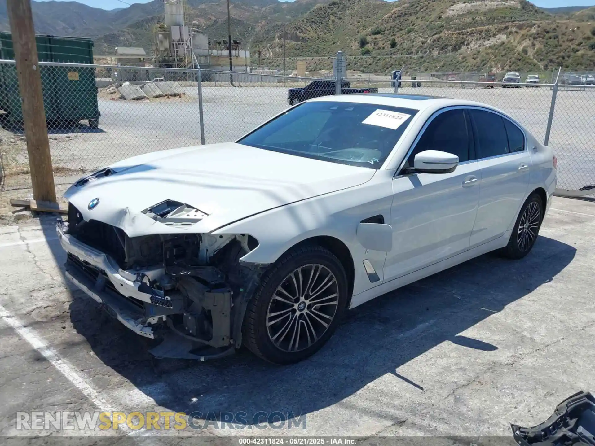 2 Photograph of a damaged car WBAJA9C53KB391999 BMW 530E 2019