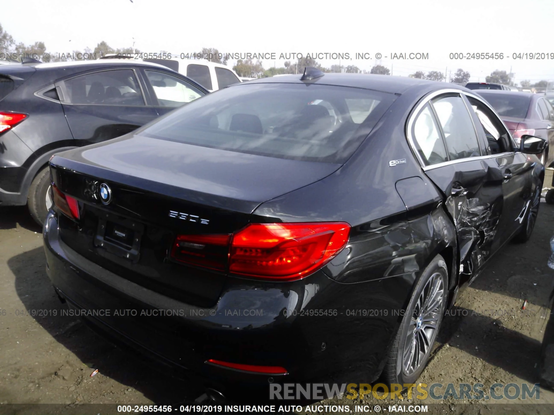 4 Photograph of a damaged car WBAJA9C54KB254117 BMW 530E 2019