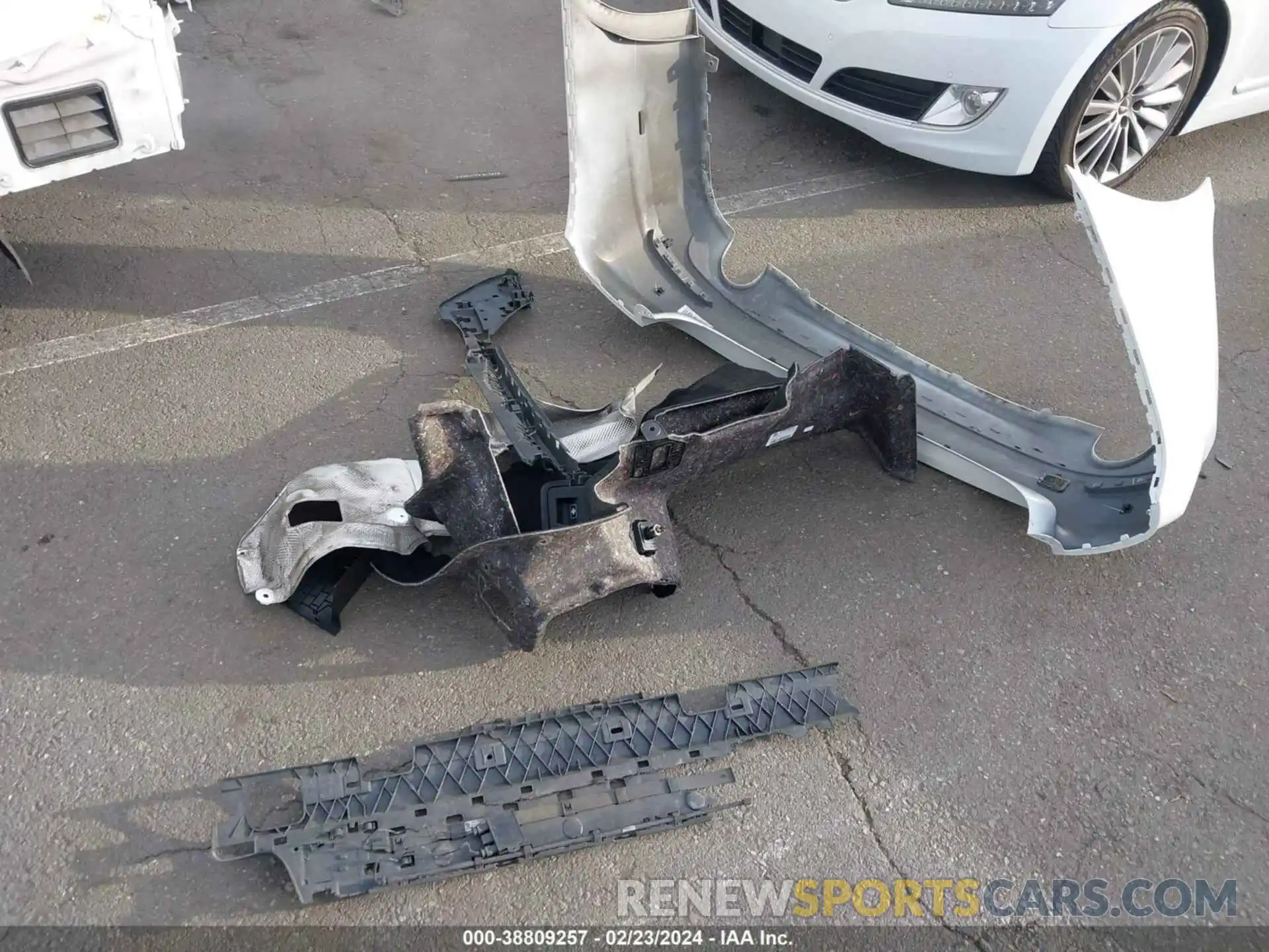 12 Photograph of a damaged car WBAJA9C57KB389625 BMW 530E 2019