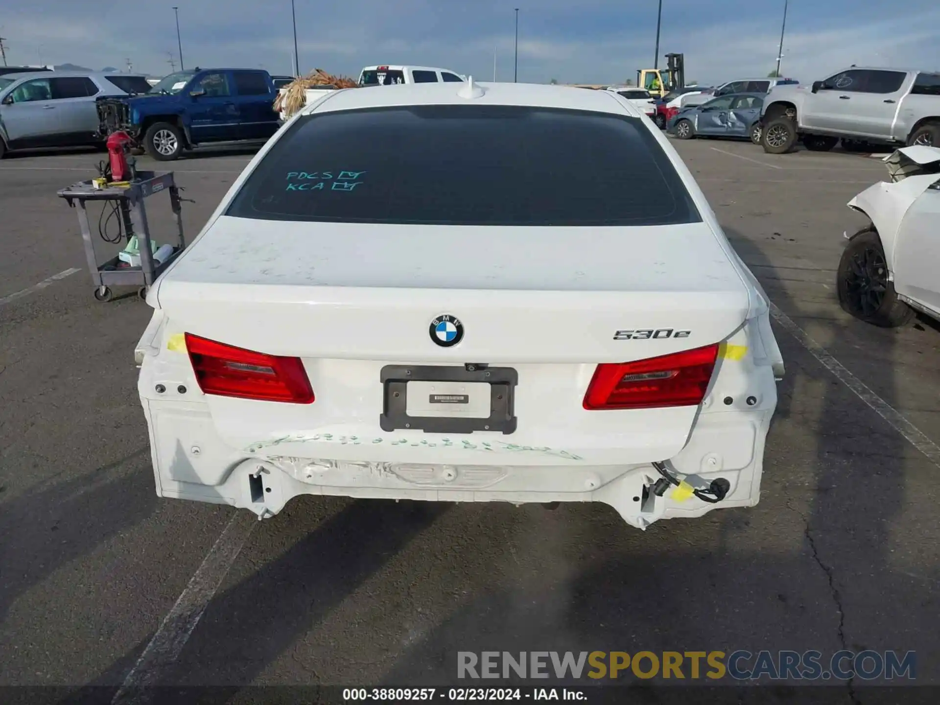 17 Photograph of a damaged car WBAJA9C57KB389625 BMW 530E 2019