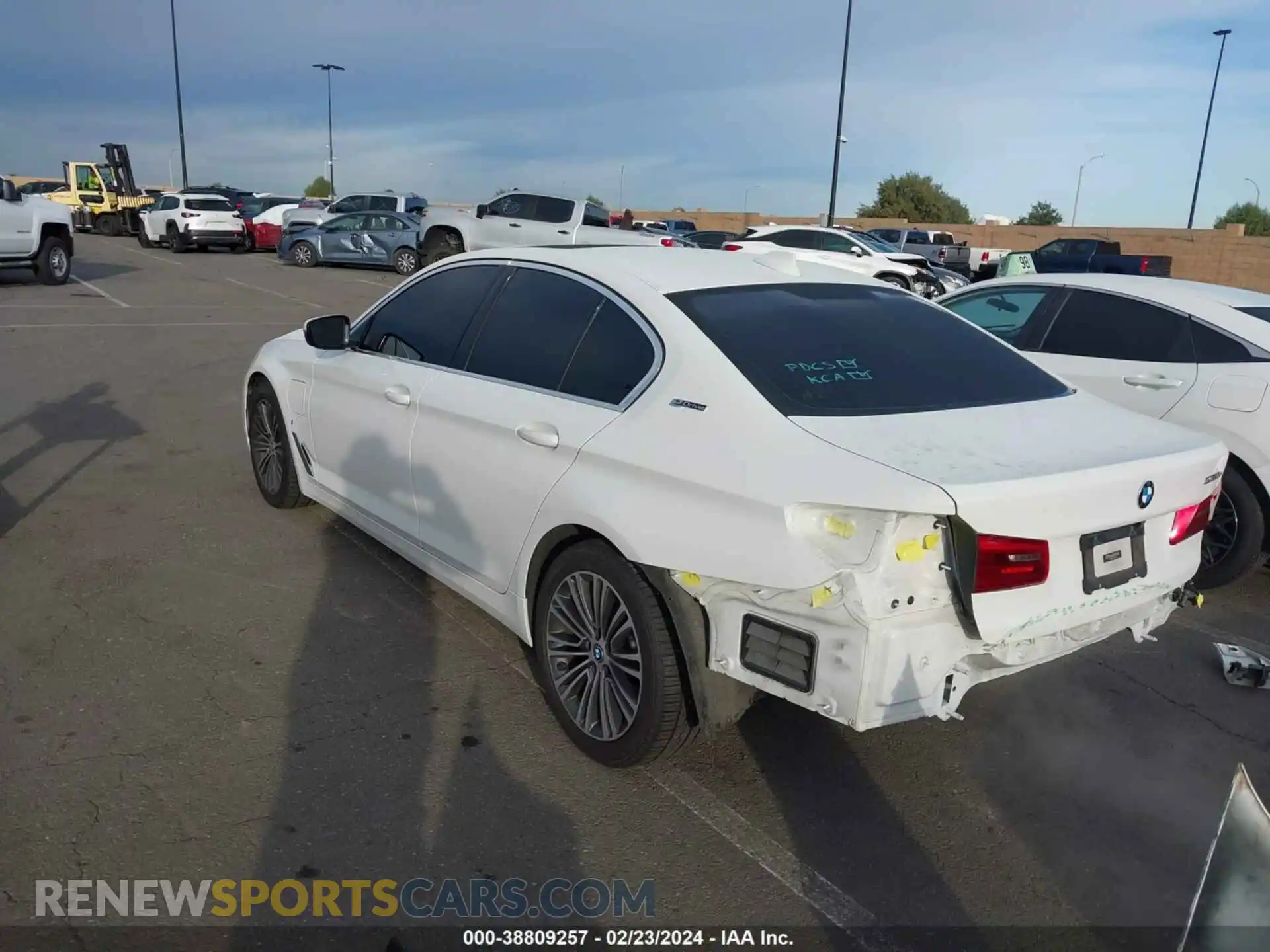 3 Photograph of a damaged car WBAJA9C57KB389625 BMW 530E 2019