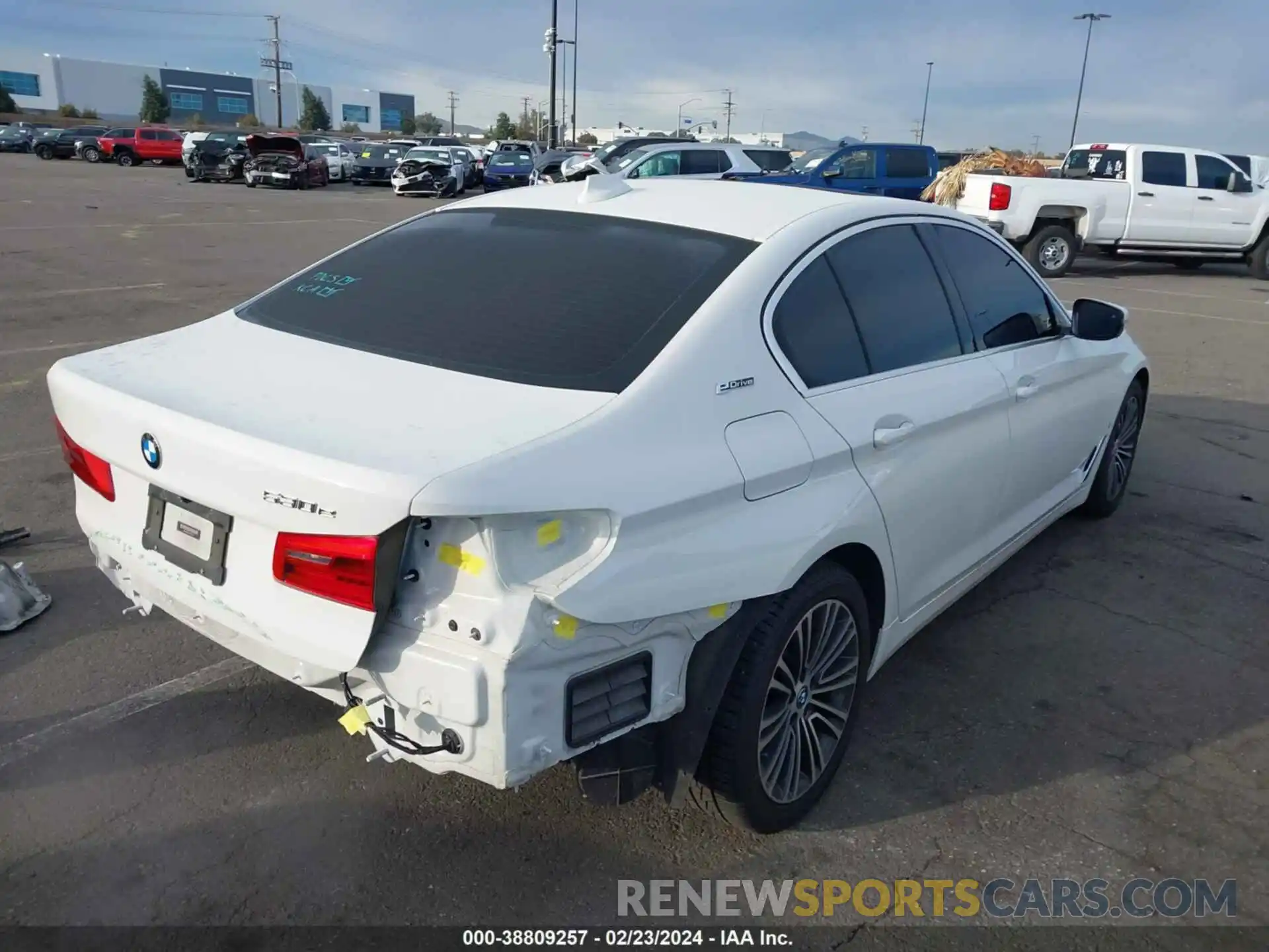 4 Photograph of a damaged car WBAJA9C57KB389625 BMW 530E 2019