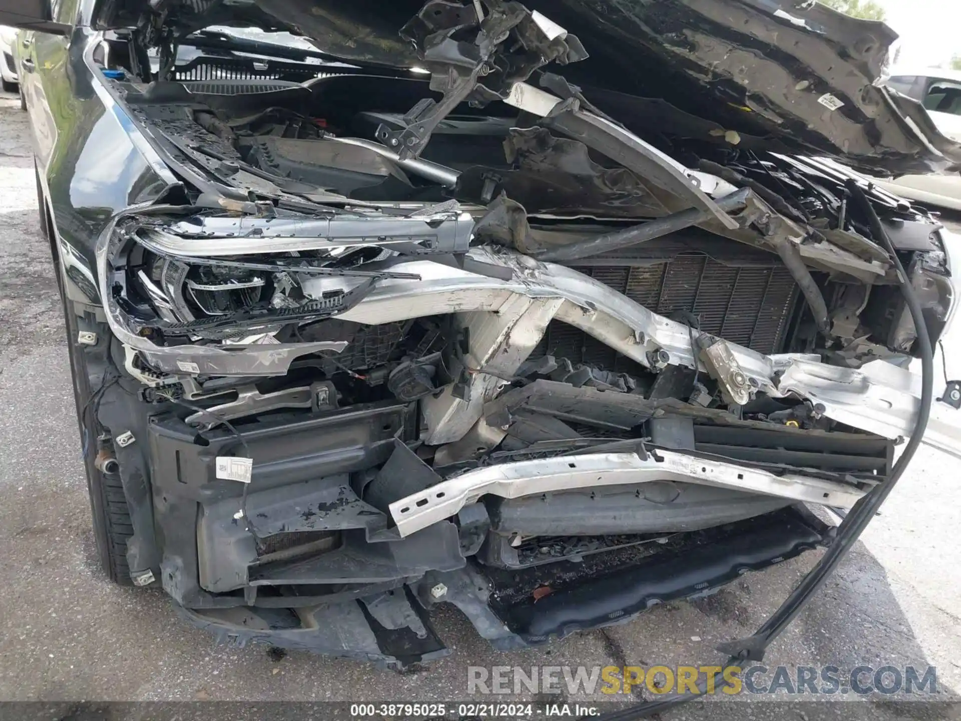 18 Photograph of a damaged car WBAJA9C59KB388573 BMW 530E 2019