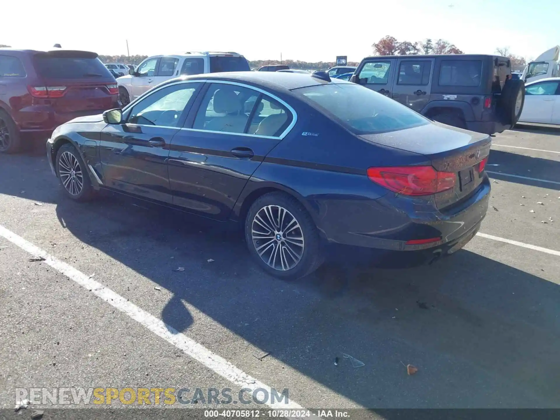 3 fotografías del automóvil dañado WBAJB1C50KB375614 BMW 530E 2019