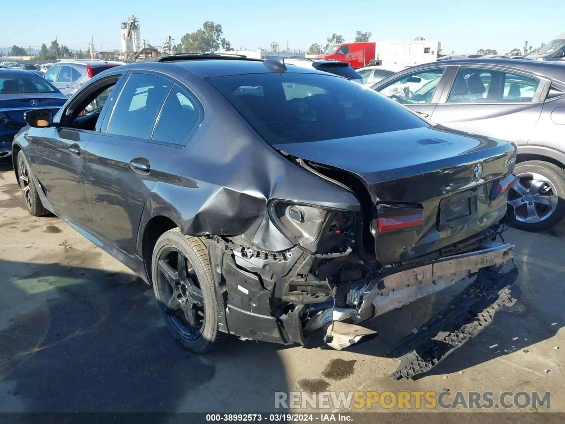 3 Photograph of a damaged car WBA13AG0XMCF22761 BMW 530E 2021