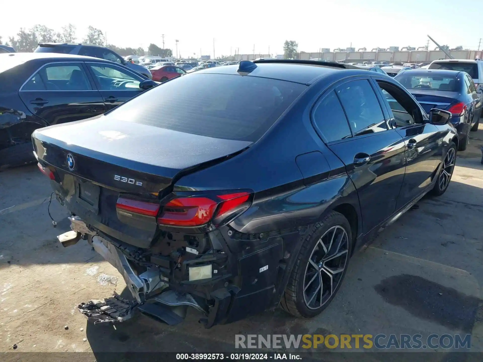 4 Photograph of a damaged car WBA13AG0XMCF22761 BMW 530E 2021