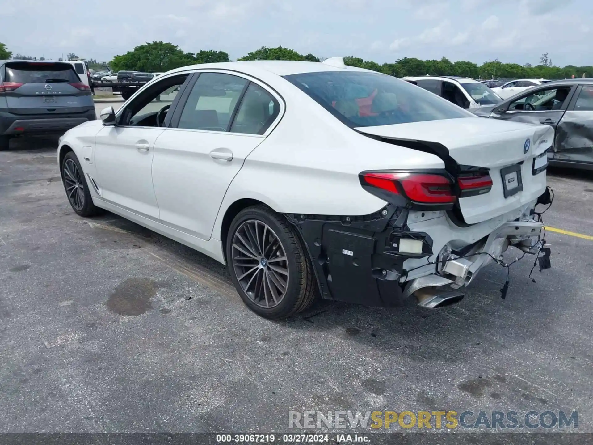 3 Фотография поврежденного автомобиля WBA13AG04PCL83986 BMW 530E 2023